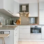 Beautiful And Charming Apartment Nearby Beach